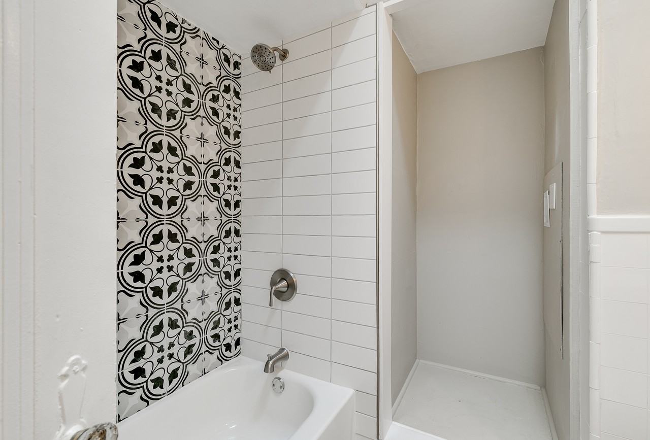 1117 Rosalie St #2 - Photo 6 of 15