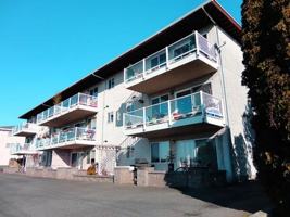 featured image of 1002 11th St