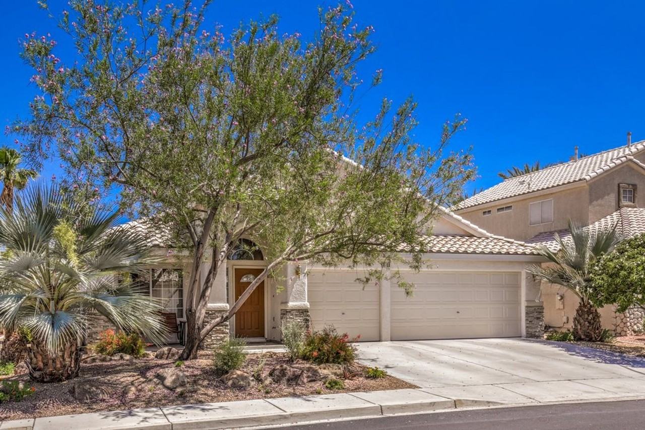 2733 Bensonhurst Ln - Photo 2 of 42