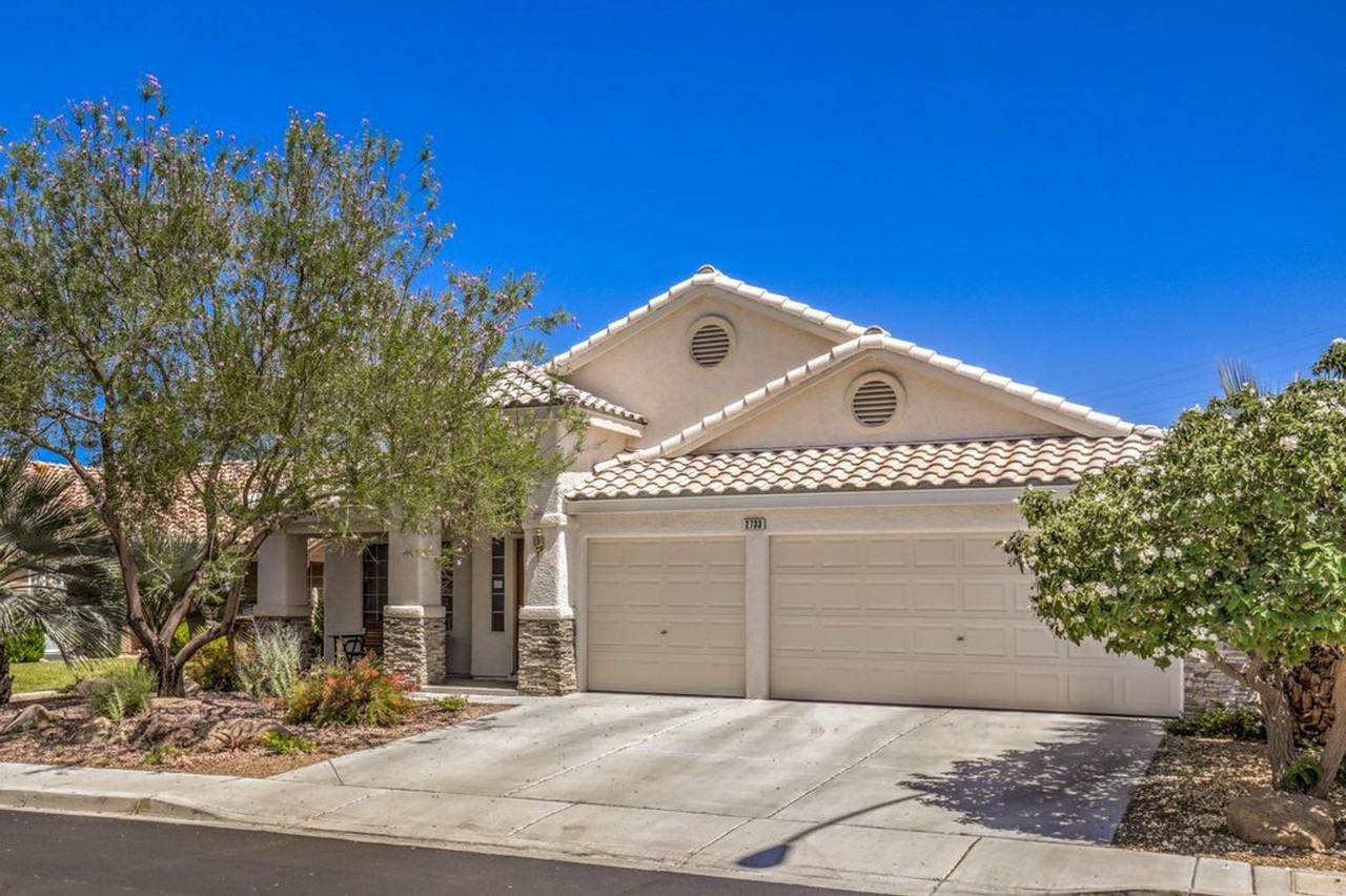 2733 Bensonhurst Ln - Photo 3 of 42