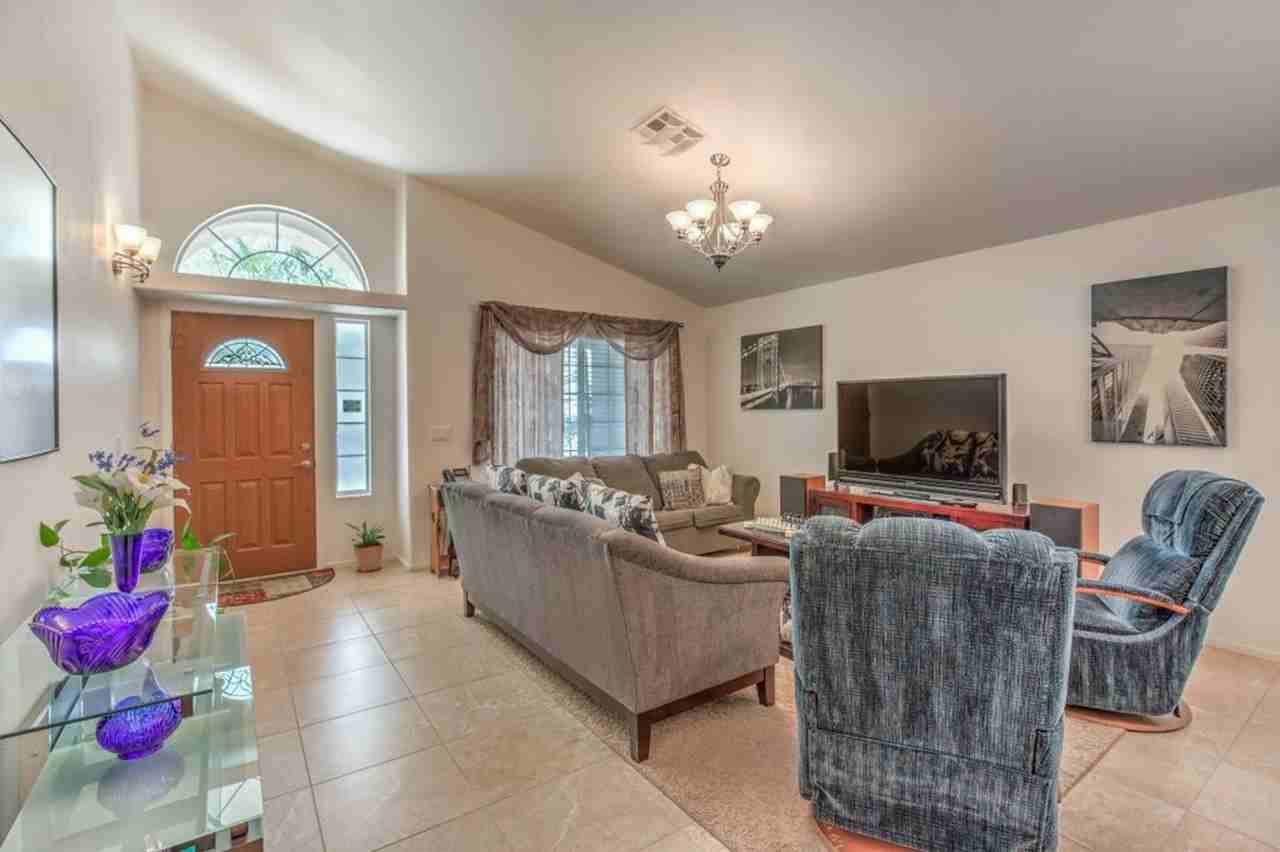 2733 Bensonhurst Ln - Photo 6 of 42