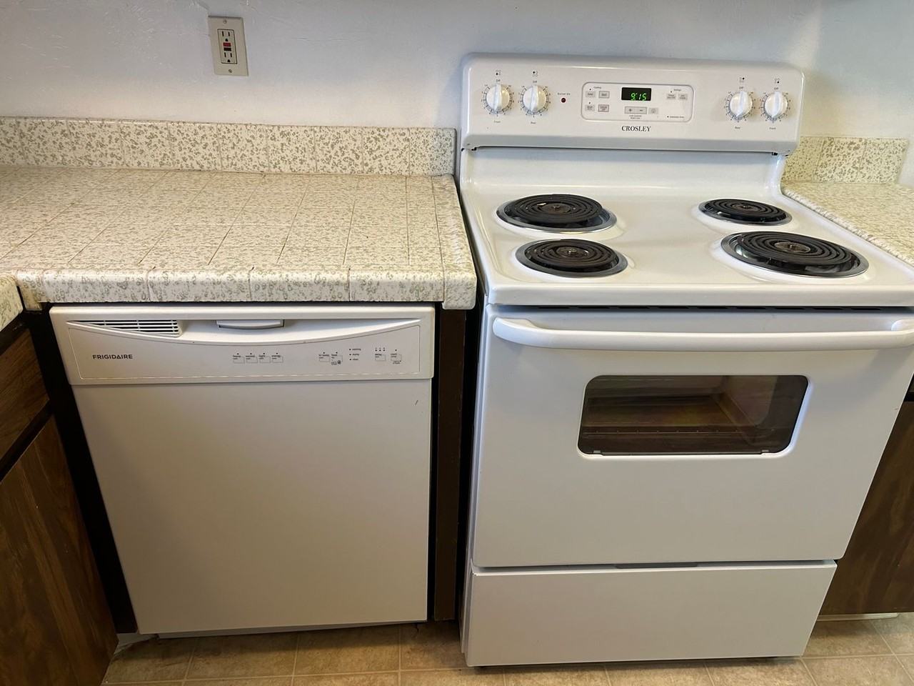 841 Bayside Rd - Photo 6 of 15
