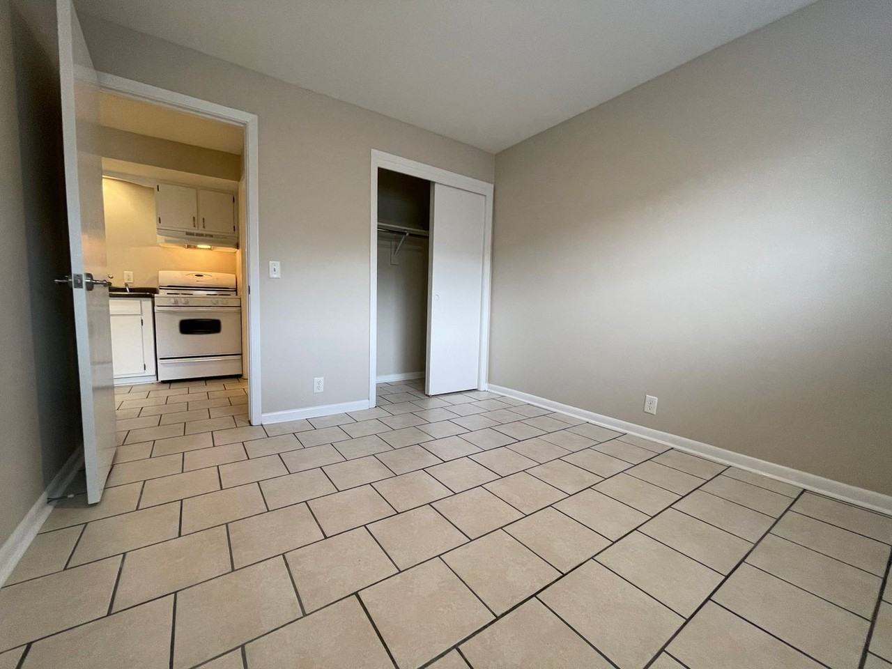 Andrew - Photo 5 of 29