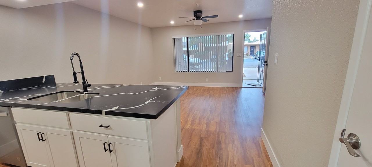 Red Rock Villas - Photo 3 of 11