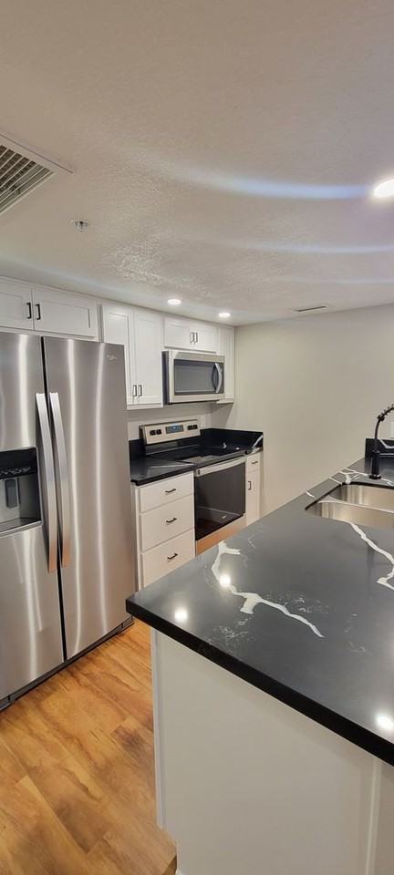 Red Rock Villas - Photo 4 of 11