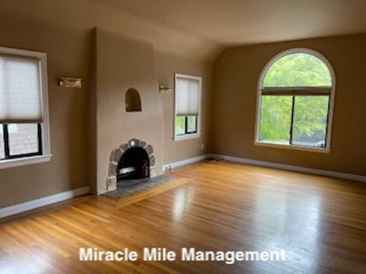 2038 4th St 2040, San Rafael, CA 94901 2 Bedroom Apartment for 3,300