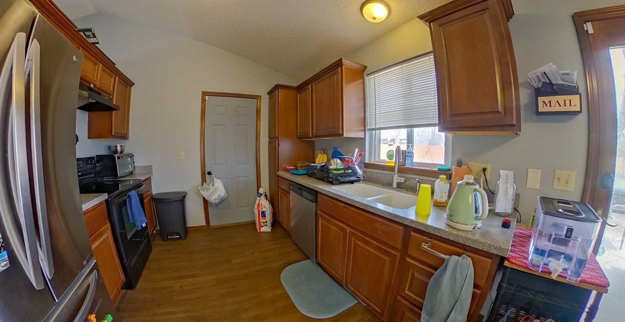 2200 Blueberry Dr - Photo 2 of 11