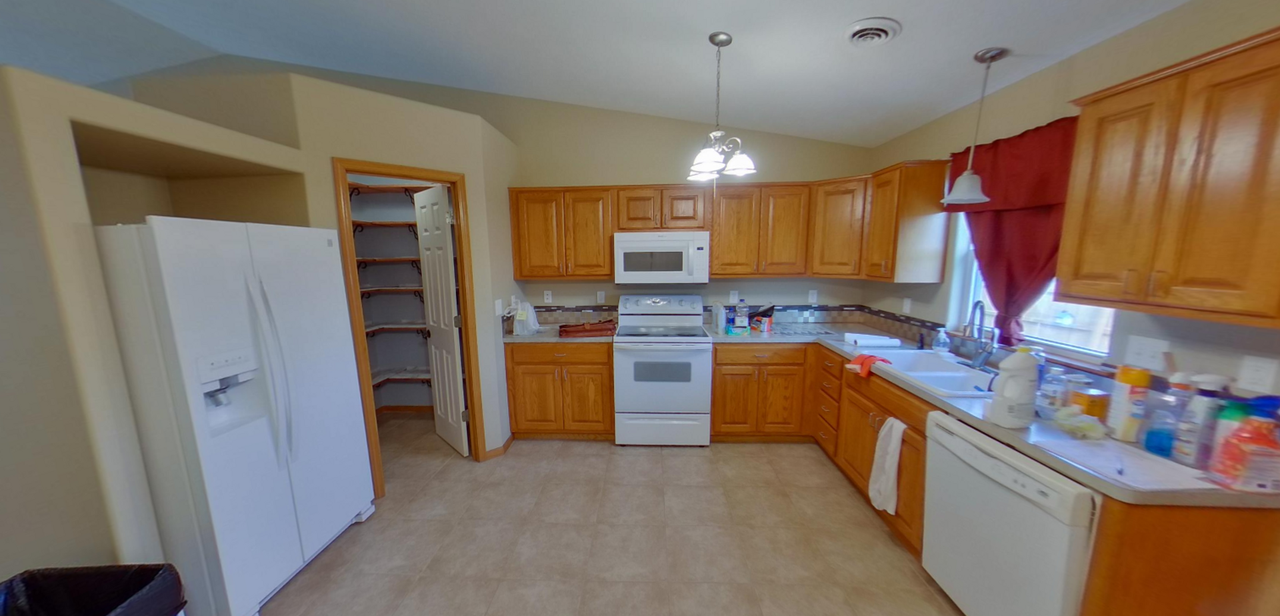 2808 Brookville Dr - Photo 2 of 12