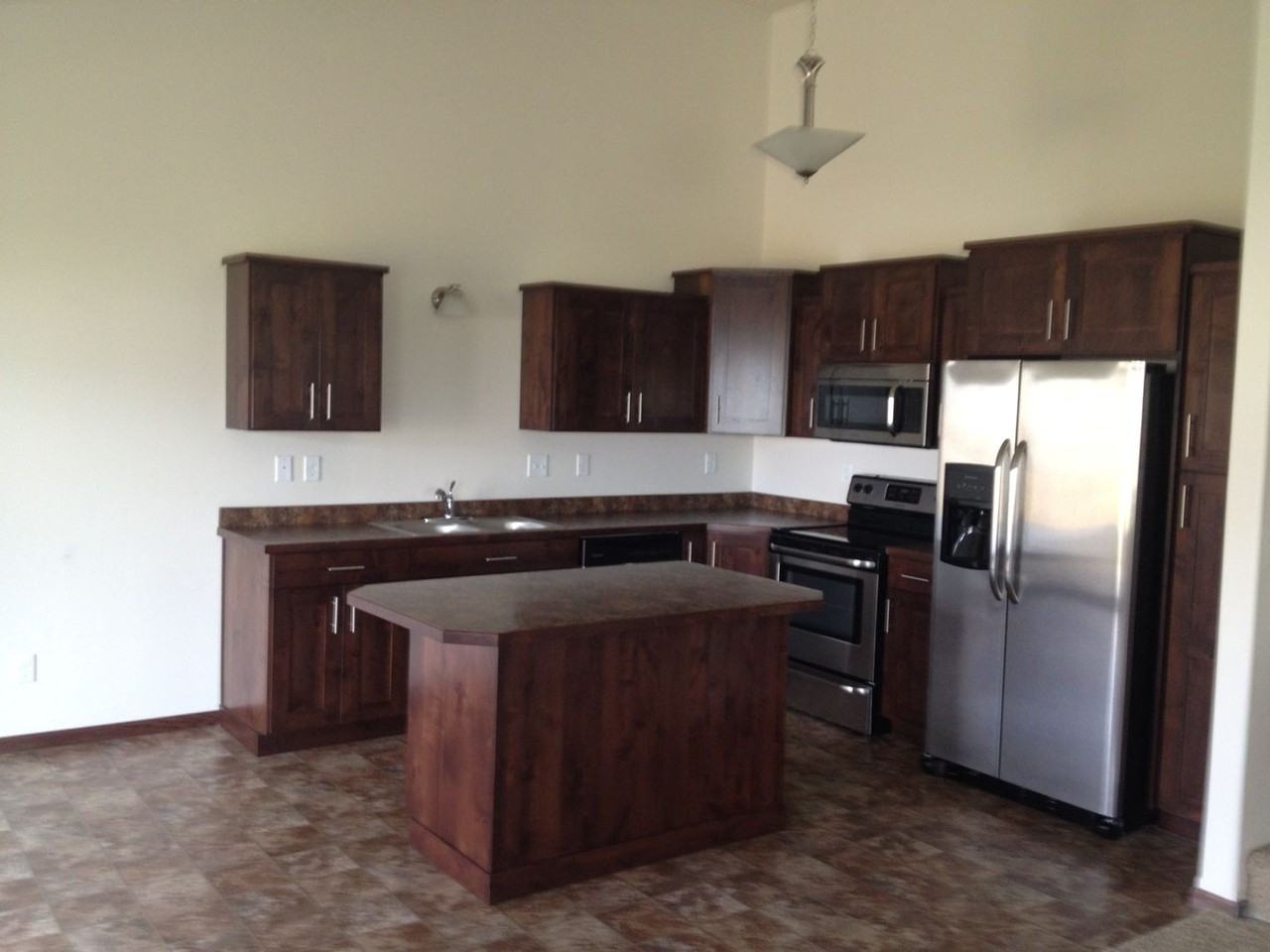 946 29th Ave W - Photo 3 of 3