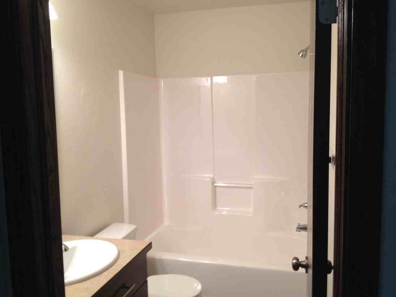 946 29th Ave W - Photo 2 of 3