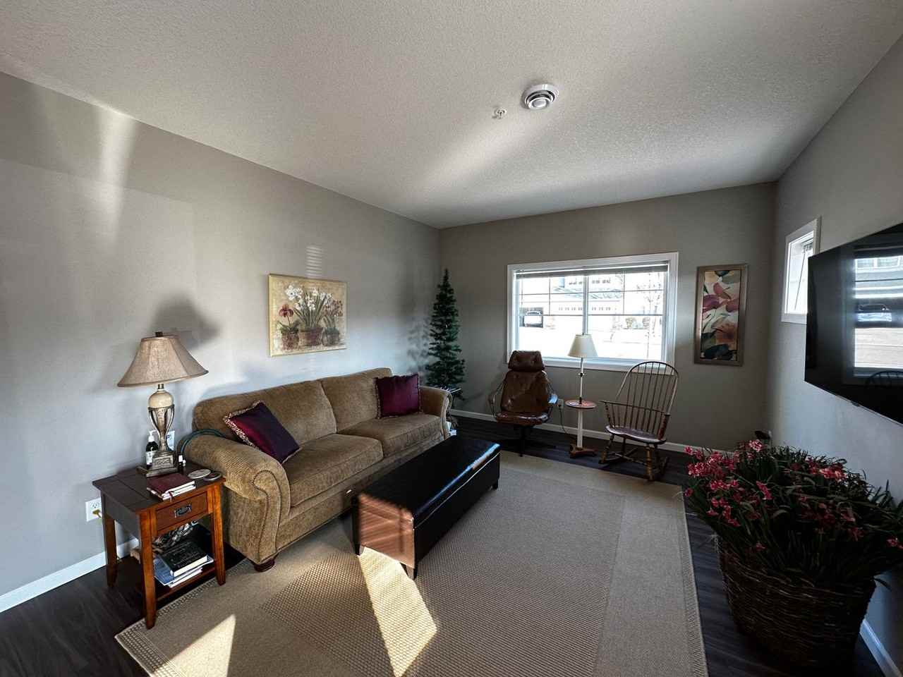 9171 Overlook Ln - Photo 2 of 17