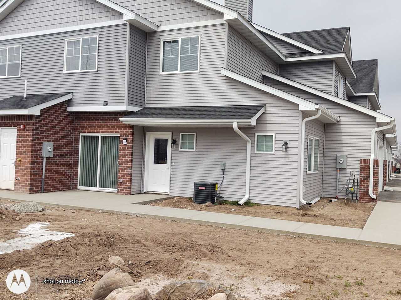 9171 Overlook Ln - Photo 3 of 17