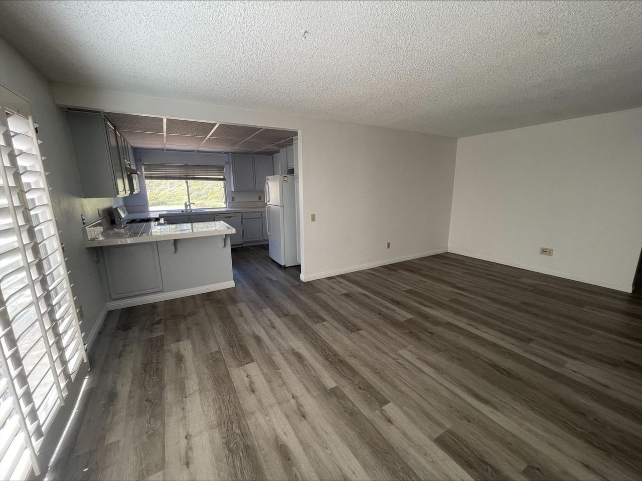 1390 Halifax Dr - Photo 4 of 10