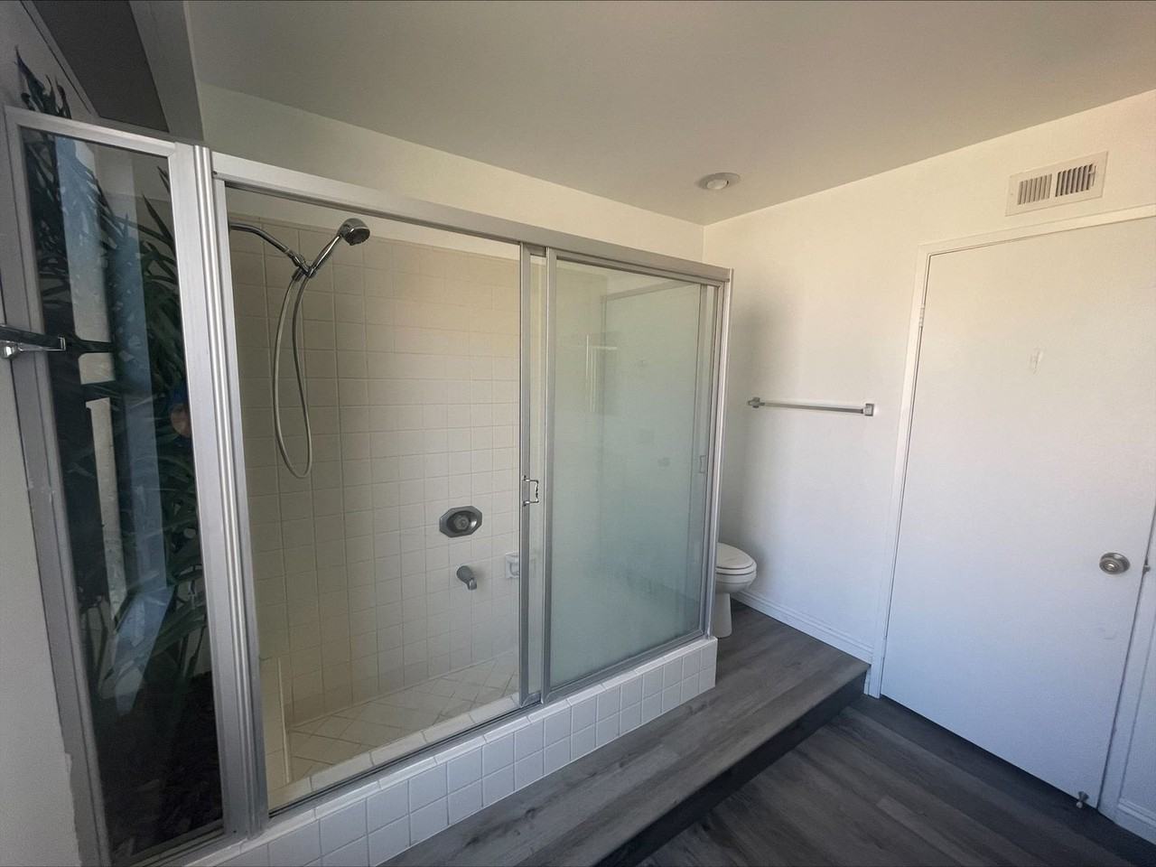 1390 Halifax Dr - Photo 5 of 10