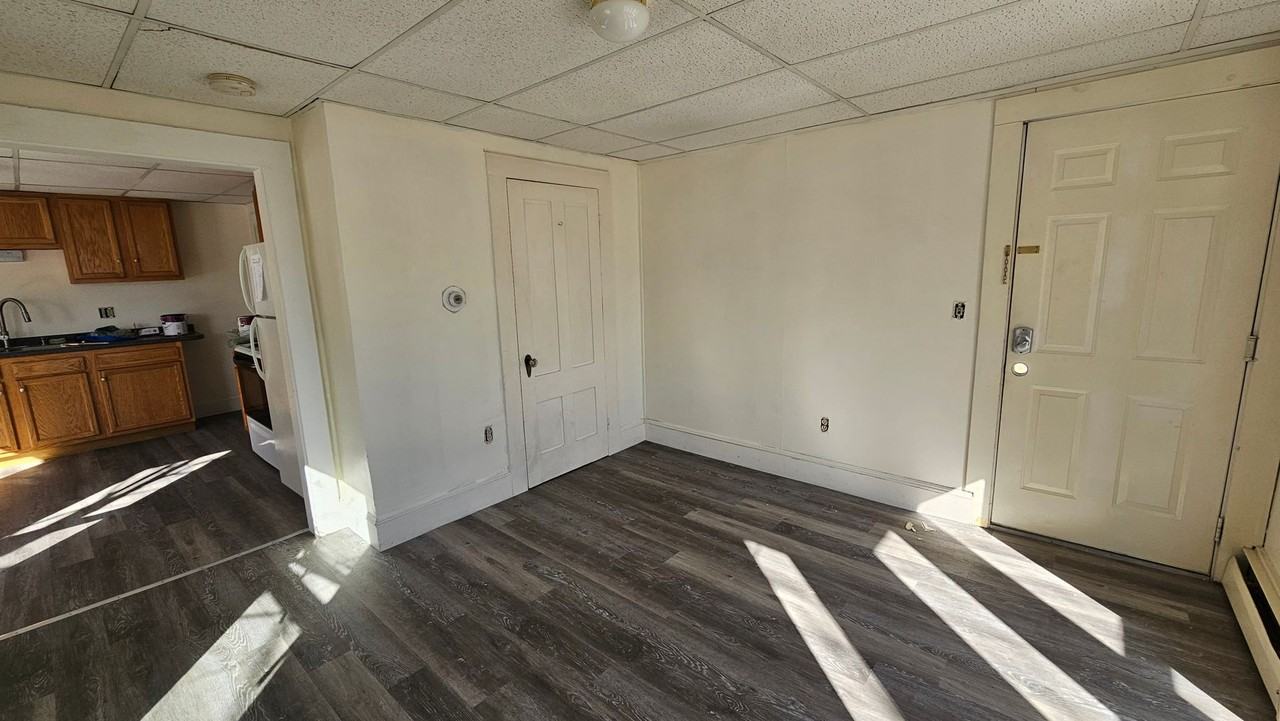 41 Grove St. Farmington, NH - Photo 3 of 6