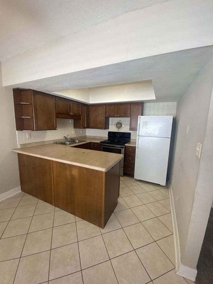 614 Ansborough Ave #6 - Photo 3 of 6