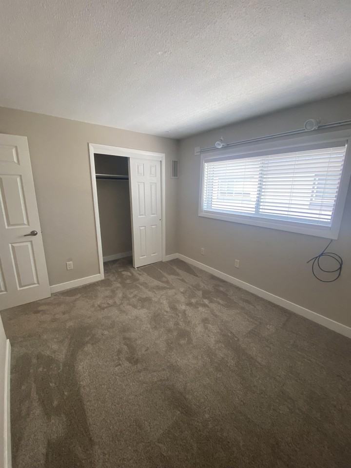 614 Ansborough Ave #6 - Photo 4 of 6