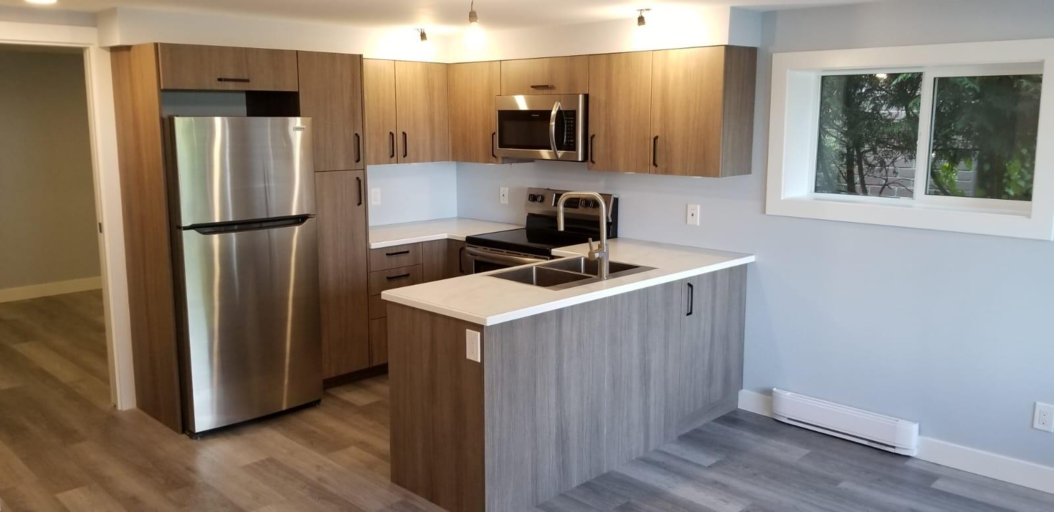 542 Amess St - Photo 2 of 5