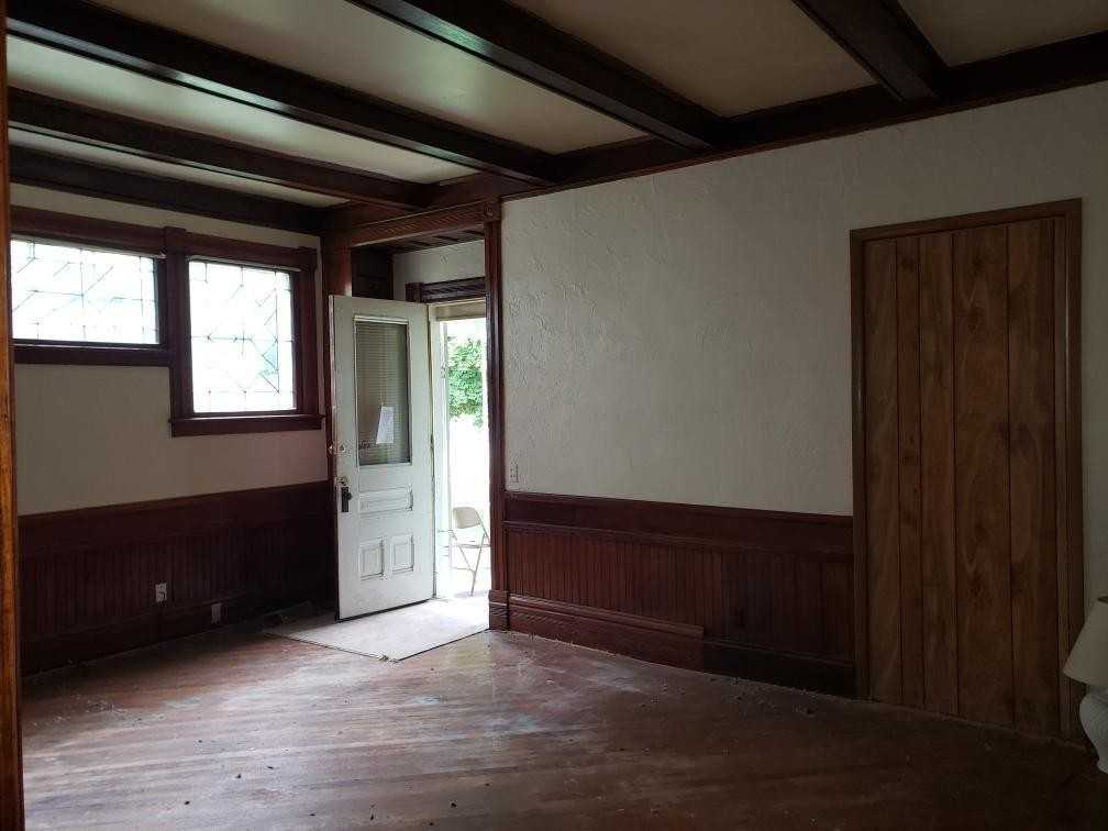 419 W Stephenson St - Photo 2 of 8