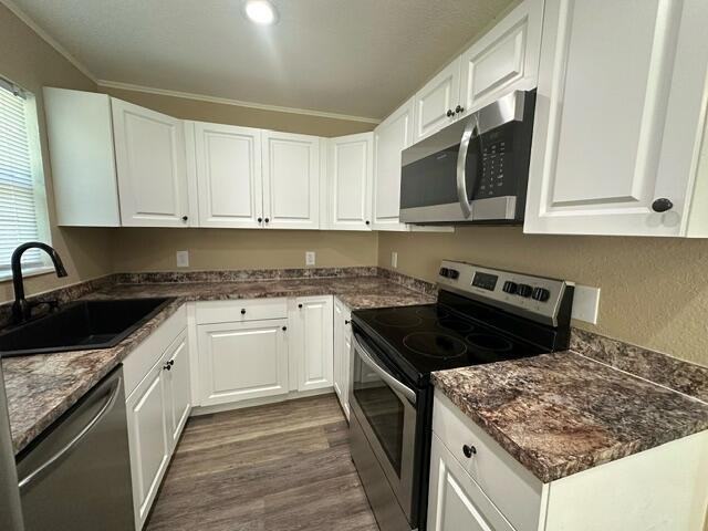 3040 Eads Ct - Photo 5 of 15