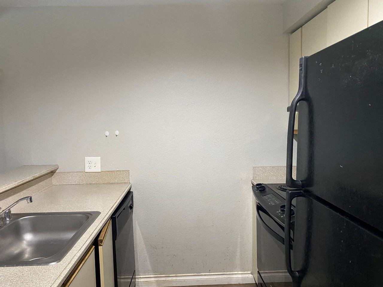 Caprice Apartments - Photo 2 of 13