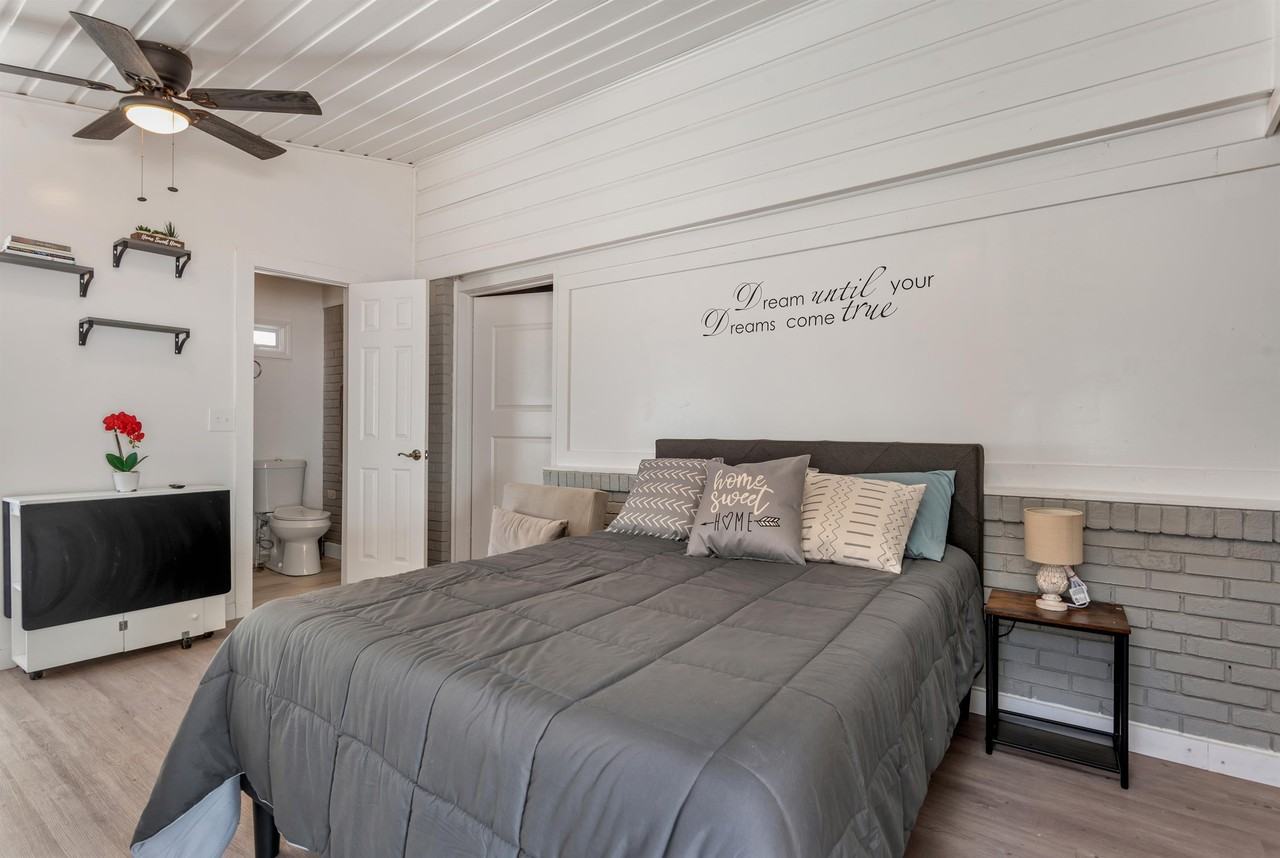 1810 Holmes Dr Sw - Photo 2 of 9