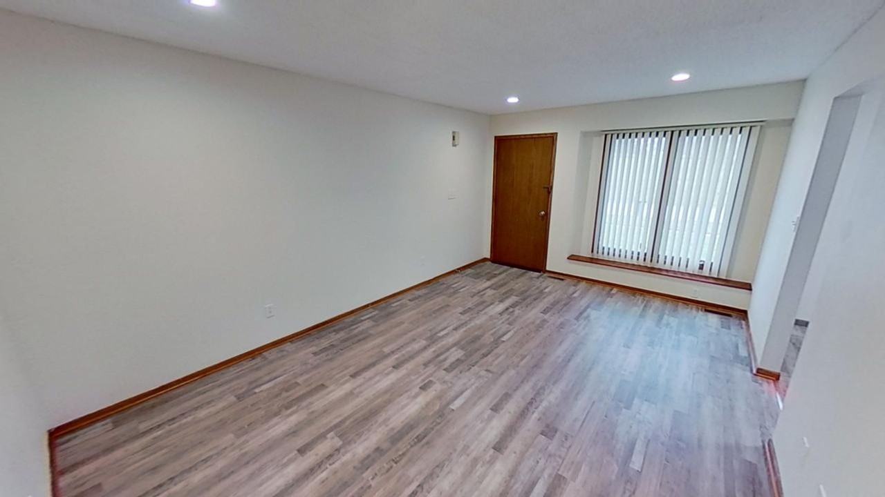 4312 50th St - Photo 4 of 23