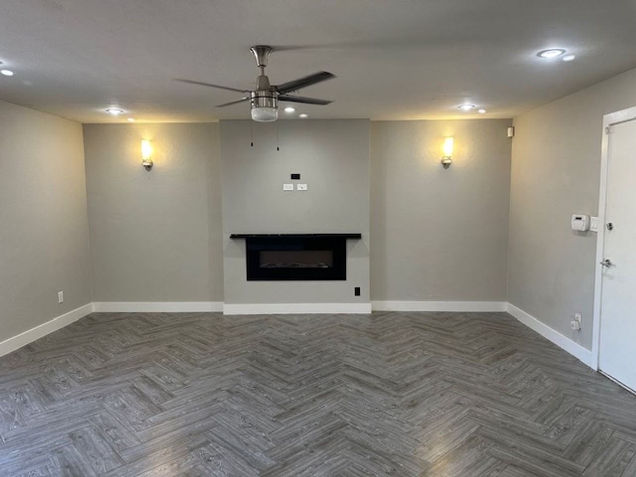 1416 E Del Rio Dr - Photo 4 of 47