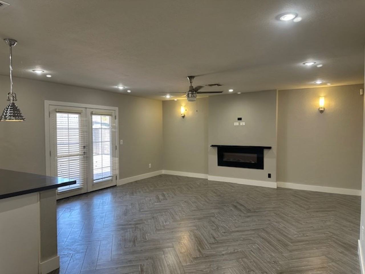 1416 E Del Rio Dr - Photo 7 of 47