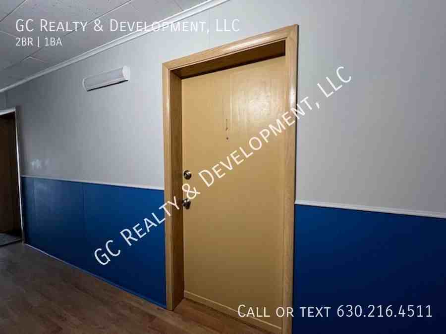 5504 S Brainard Ave #1 - Photo 3 of 20