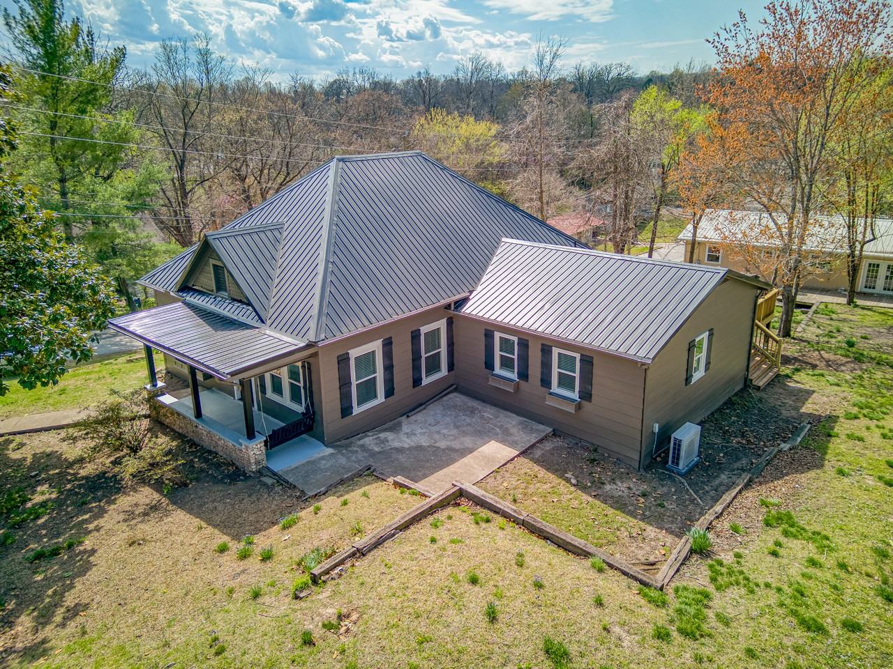 302 N Maple St #NA - Photo 2 of 33