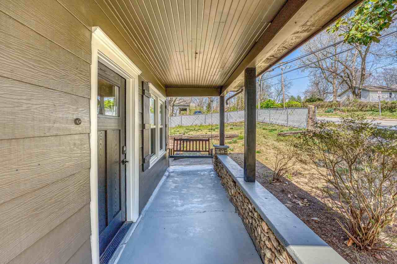 302 N Maple St #NA - Photo 3 of 33