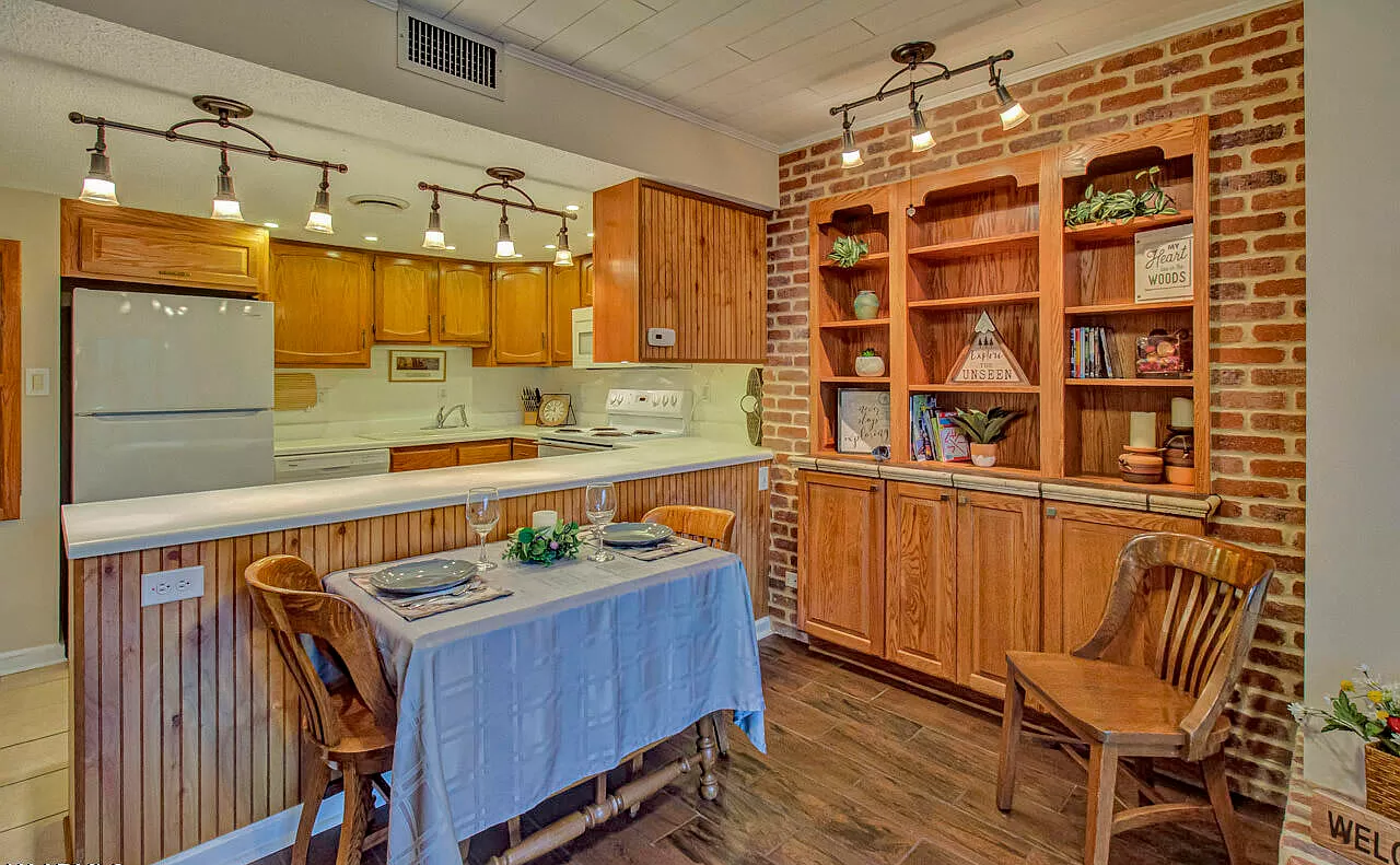 1081 Cove Rd #1014 - Photo 7 of 37