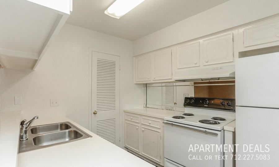 4307 Bissonnet St #2885 - Photo 4 of 18