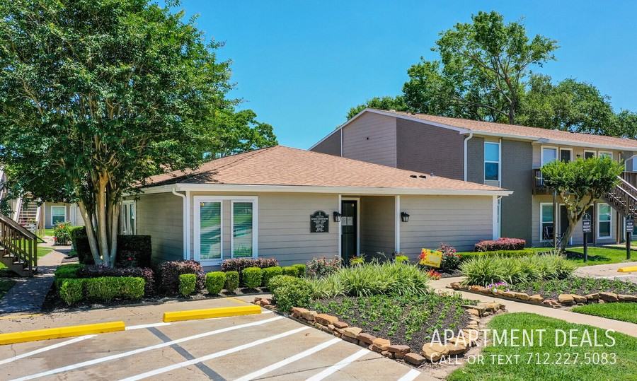 Hackberry St #1607 - Photo 7 of 26