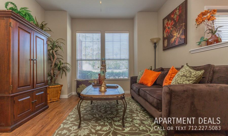 1906 Westview Blvd #1101 - Photo 3 of 16