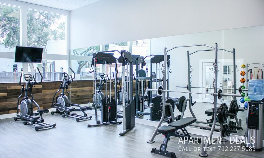 1206 N Loop 336 W #3606 - Photo 5 of 28