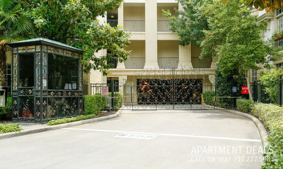 5359 Memorial Dr #247 - Photo 5 of 32