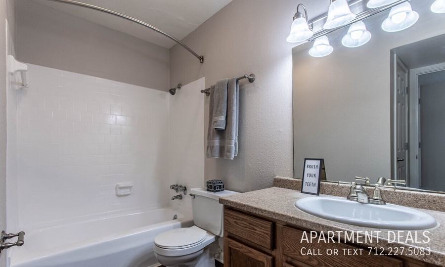 2831 Bellefontaine St #404 - Photo 3 of 32