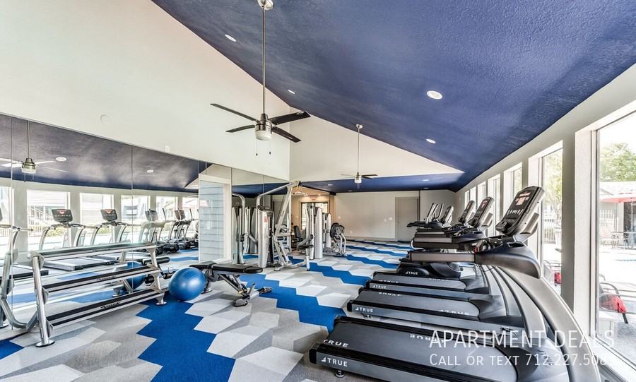 10940 Meadowglen Ln #516 - Photo 3 of 11