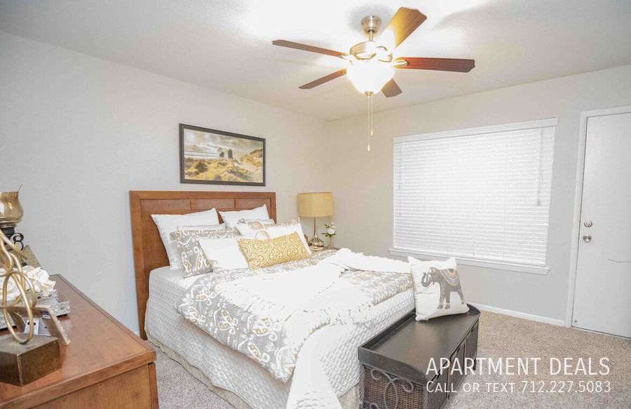 Kempwood Dr #559 - Photo 2 of 50