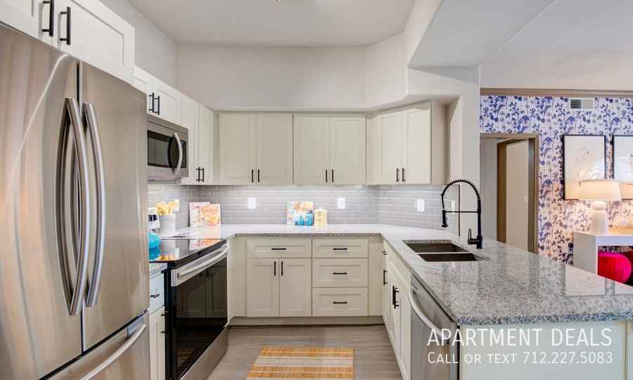 9117 Lakes At 610 Dr #582 - Photo 4 of 35