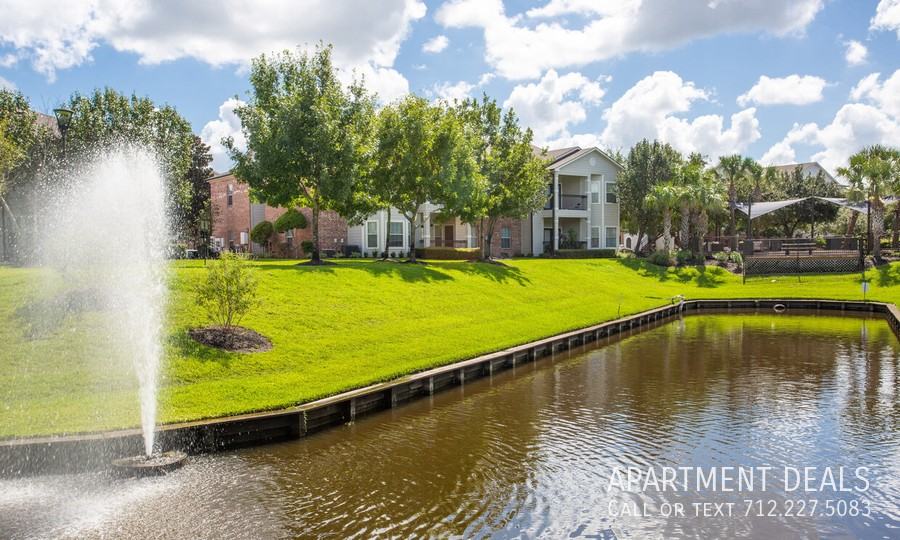 9117 Lakes At 610 Dr #582 - Photo 6 of 35