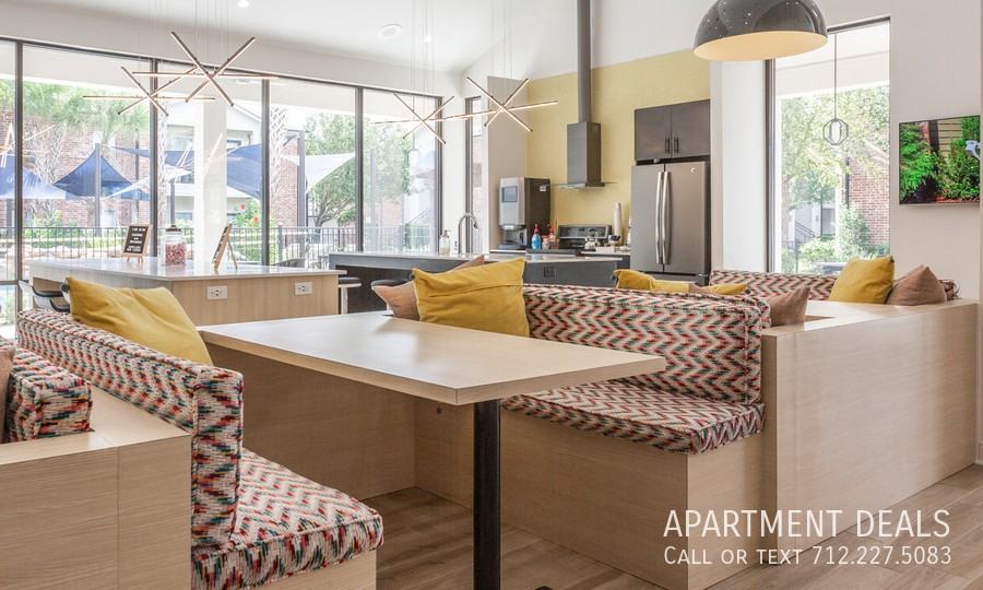 9117 Lakes At 610 Dr #582 - Photo 7 of 35