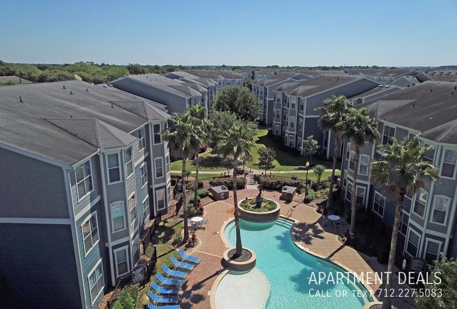 16118 North Fwy #769 - Photo 2 of 30