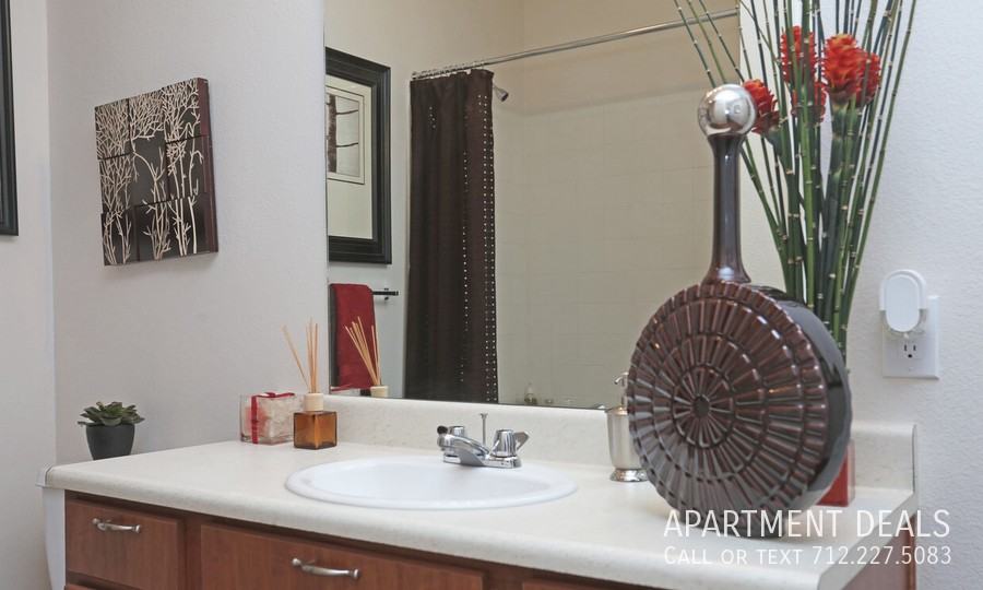 16118 North Fwy #769 - Photo 5 of 30