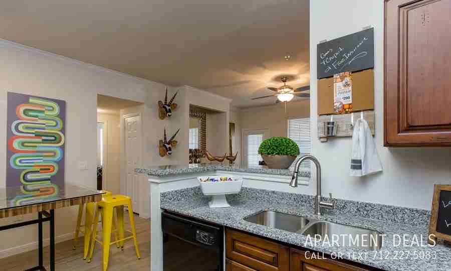 14539 Ravenhurst Ln #811 - Photo 3 of 50