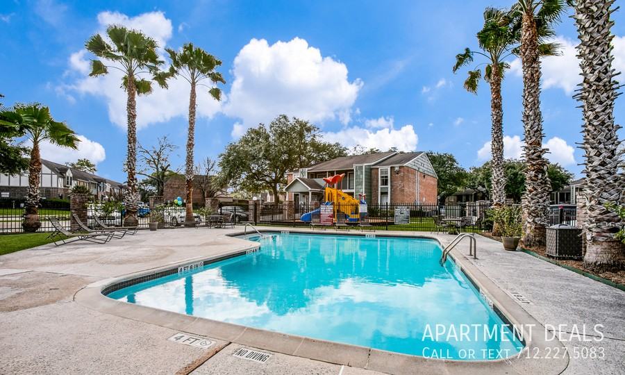 857 Threadneedle St #922 - Photo 2 of 25