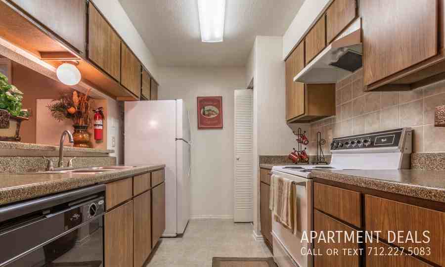 15556 Kingfield Dr #956 - Photo 3 of 36