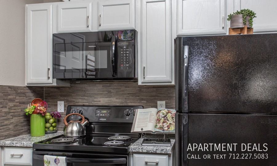 107 Hollow Tree Ln #1003 - Photo 4 of 50